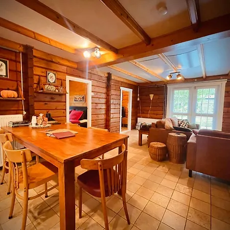 De Boskeet A Rustic Forest Cottage, Private Forest Garden And Dogs Welcome