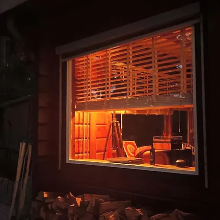 De Boskeet A Rustic Forest Cottage, Private Forest Garden And Dogs Welcome Holiday home