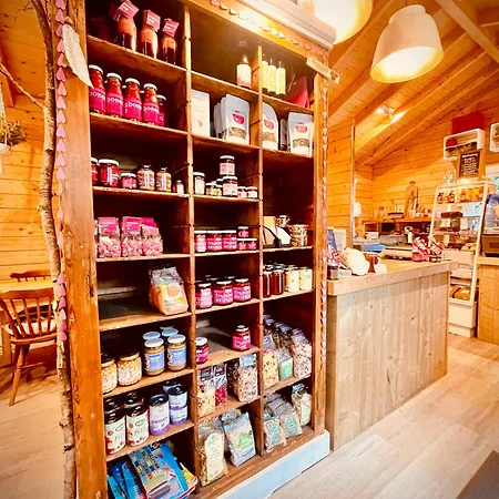 De Boskeet A Rustic Forest Cottage, Private Forest Garden And Dogs Welcome Holiday home *