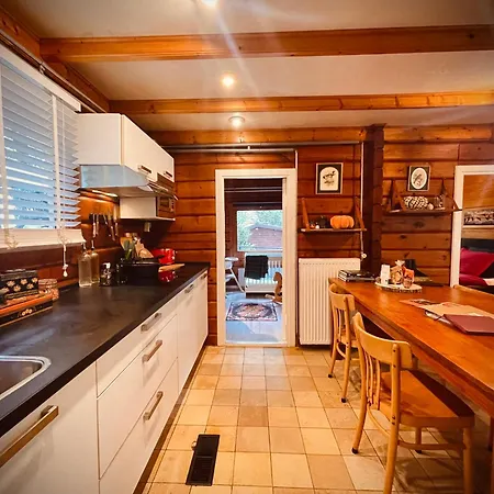 De Boskeet A Rustic Forest Cottage, Private Forest Garden And Dogs Welcome