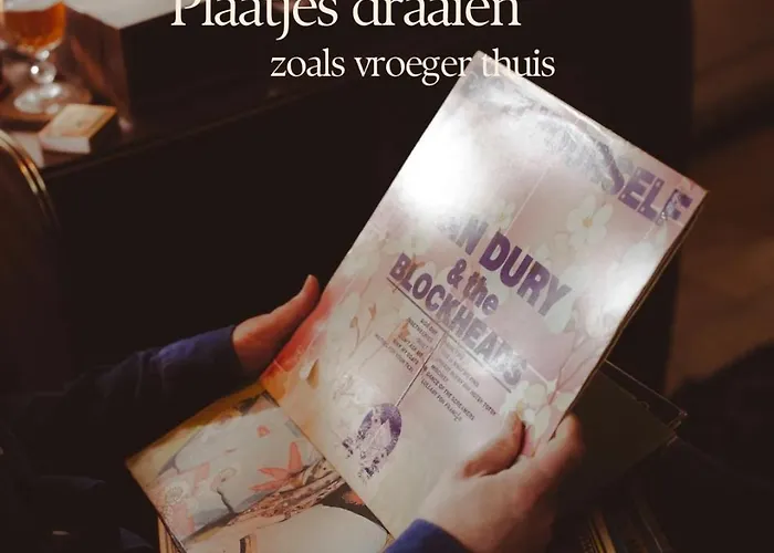 De Boskeet A Rustic Forest Cottage, Private Forest Garden And Dogs Welcome Hébergement de vacances *