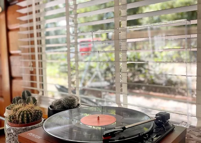 De Boskeet A Rustic Forest Cottage, Private Forest Garden And Dogs Welcome Holiday home Meijel