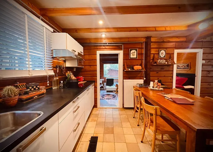 De Boskeet A Rustic Forest Cottage, Private Forest Garden And Dogs Welcome