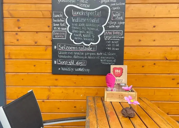 De Boskeet A Rustic Forest Cottage, Private Forest Garden And Dogs Welcome Hébergement de vacances *